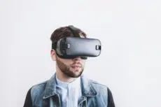 vr-3460451_640