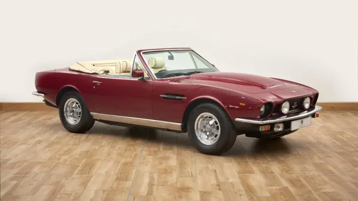Aston Martin AMV8 Volante
