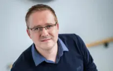 We talk to Dr David Heath the founder of Cutitronics, a multi-award winning beauty-tech company based in Scotland said to be the ‘Fitbit’ for skincare.
