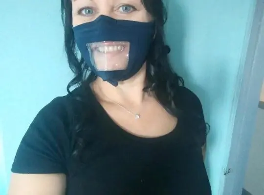 Clear panel facemask