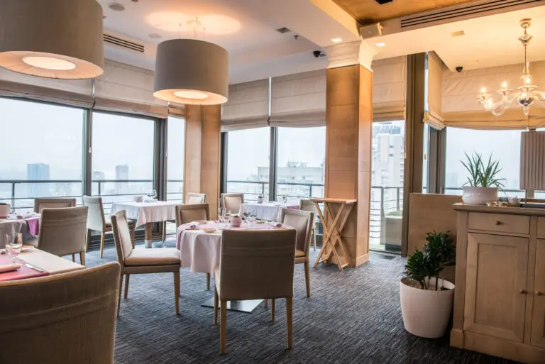 empty restaurant