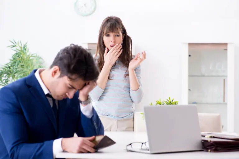 Bankrupt family with no cash at home