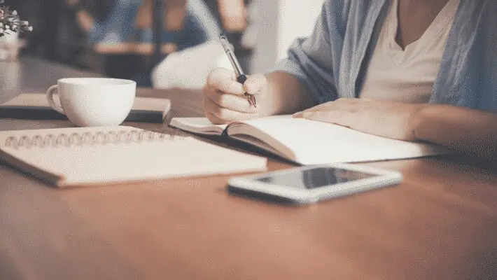 large advertising agencies vs. boutique firms