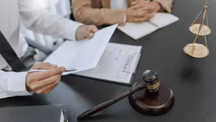 Lawyer,And,Client,Negotiation,In,Legal,Judgement,Consulting.