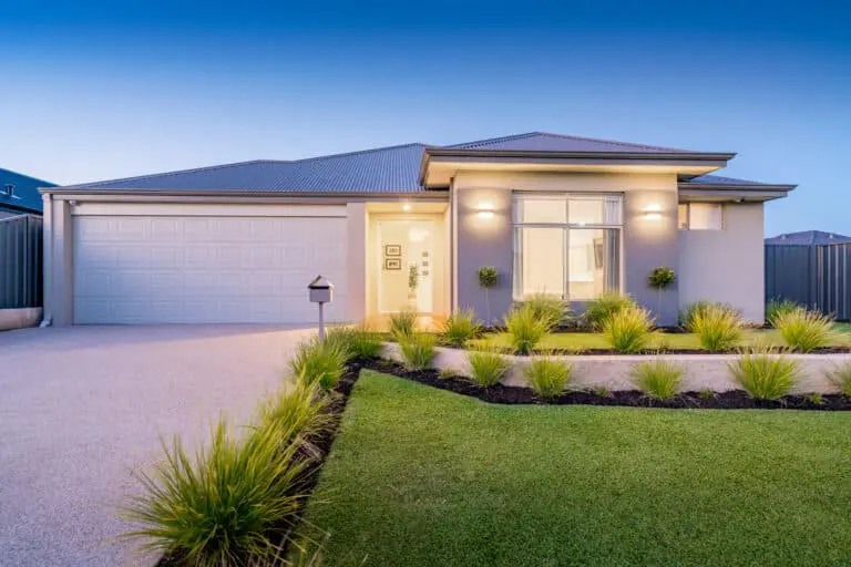 Front,Elevation,/,Facade,Of,A,New,Modern,Australian,Style