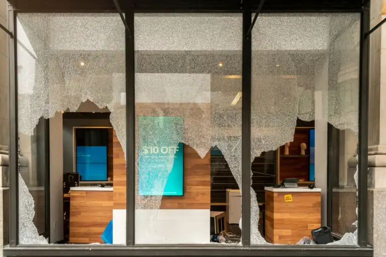 New,York,Ny/usa-june,2,,2020,Looted,At&t,Store,In,The