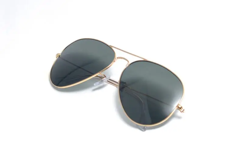 Black,Sunglasses,Isolated,On,A,White,Background