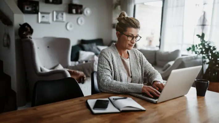 Women who work mostly from home risk hurting their careers and getting caught in a “she-cession” as more men return to office working post-pandemic, a Bank of England policymaker has warned.