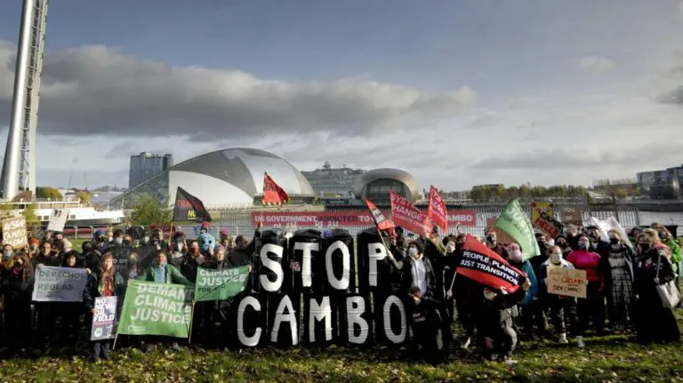 Nicola Sturgeon is facing a backlash over her stance on the Cambo oilfield after Shell pulled out of the project and business leaders warned that jobs were being put at risk.