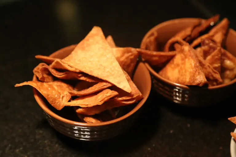 Doritos,Chips,Are,Ready,To,Eat,A,Snack.chitos,In,Porcelain