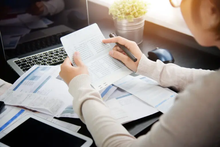 More than 400,000 small businesses could go under because customers are failing to pay their bills on time, a survey has warned.