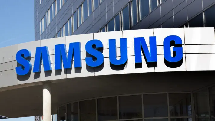 Samsung, the South Korean electronics company, has decided to do away with replaceable batteries altogether and has created a remote control that is powered through radio waves and solar energy.