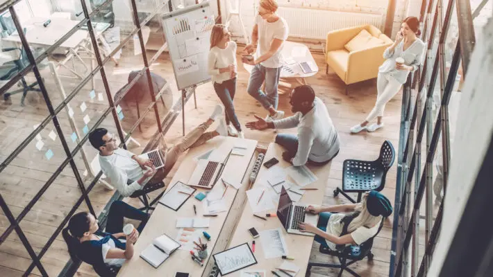 Ambition to grow has exceeded pre-pandemic levels among small businesses but they are being held back by rising costs, skills shortages and a lack of access to finance, a survey has found.