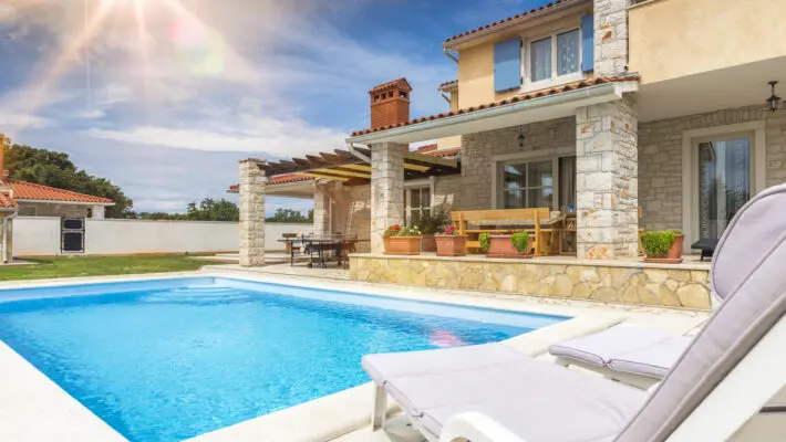 Holiday,House,With,Pool
