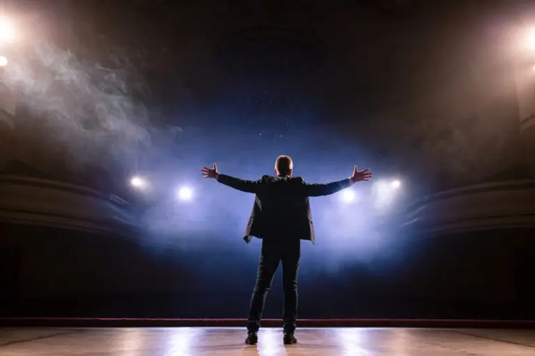 Showman.,Middle,Age,Male,Entertainer,,Presenter,Or,Actor,On,Stage.