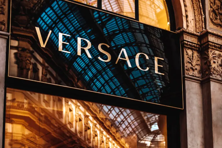 Milan,,Italy,-,February,21,,2019.,Facade,Of,Versace,Store