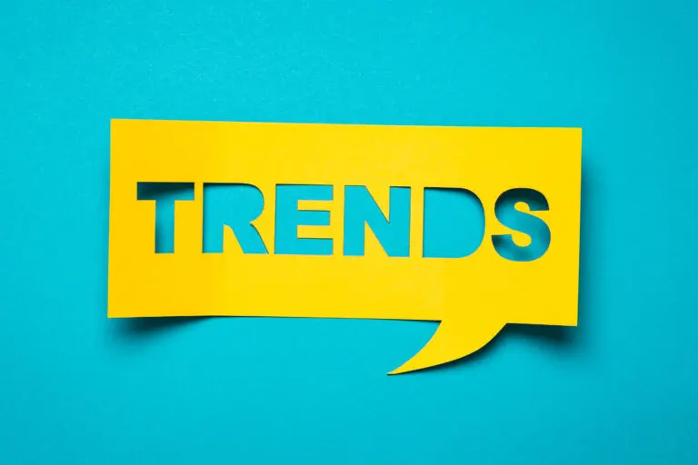 Bubble,Speech,With,Cut,Out,Phrase,”trends”,In,The,Paper.