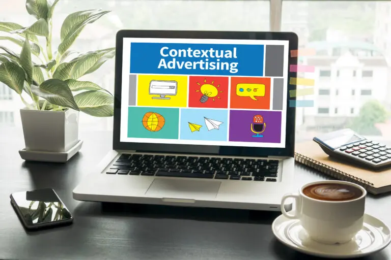 Contextual,Advertising,Computing,Computer,Laptop,With,Screen,On,Table