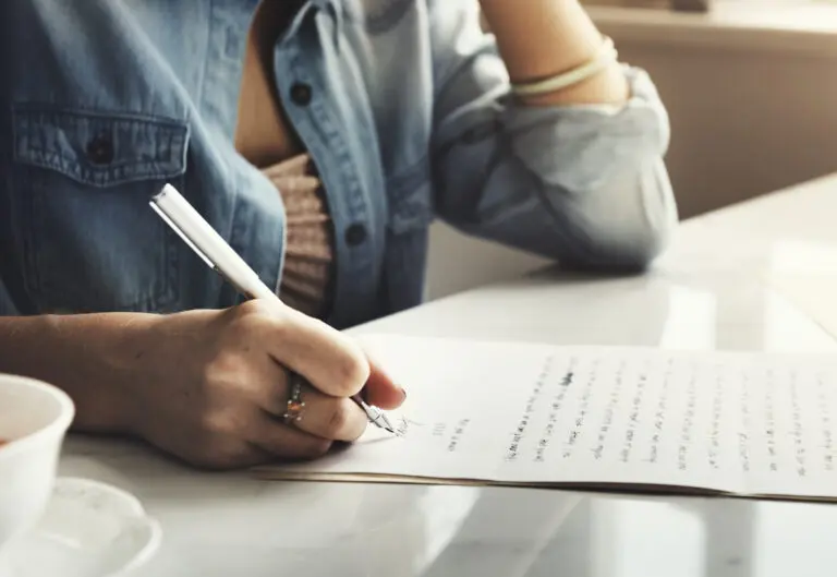 A high-quality paper is made up of several different components. An abstract, literature review, introduction, body paragraphs, and conclusion are only a few examples of these elements.