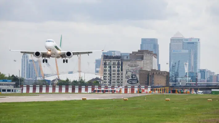 London City airport is seeking to overturn its Saturday flight ban and raise by 40% the limit on its passenger numbers.