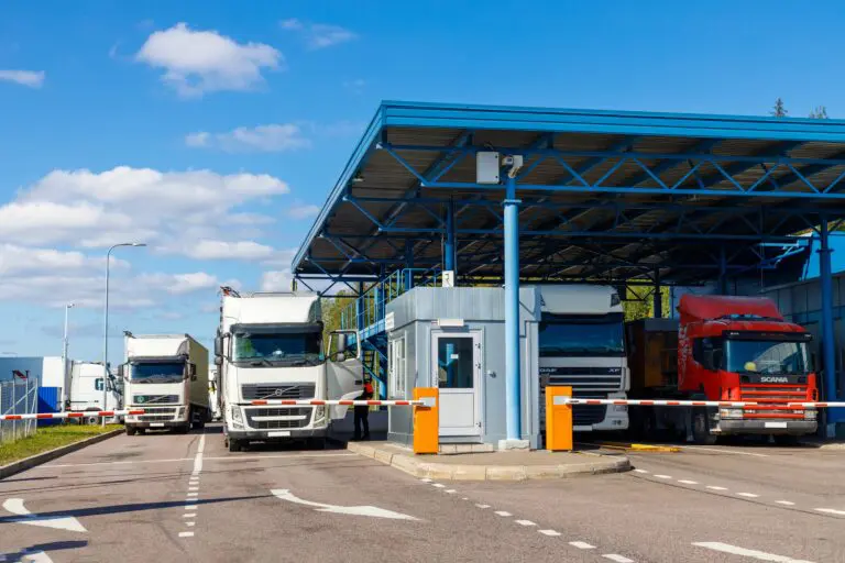 One of the UK’s leading customs agents has warned that hundreds of businesses could be banned from importing unless they urgently switch to a new Government computer system.
