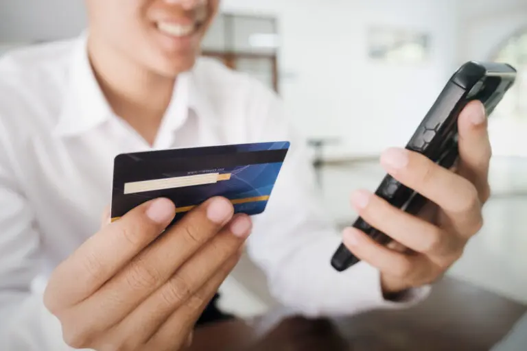 Business,Online,Shopping,And,Online,Banking.,Customer,Shopping,Online,Pay