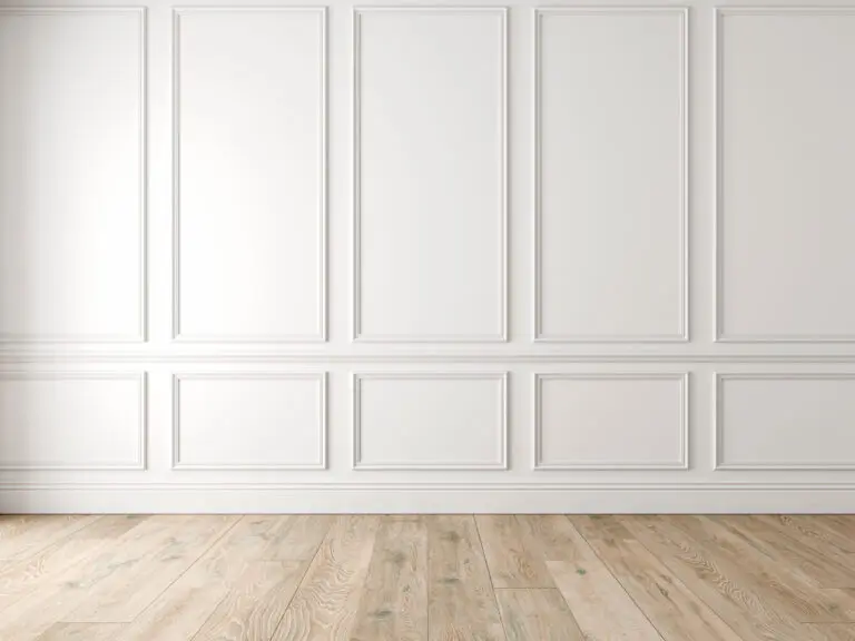 Modern,Classic,White,Empty,Interior,With,Wall,Panels,And,Wooden