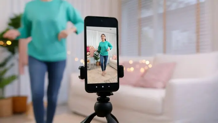 Asia vlogger woman influencer smile enjoy hobby happy fun live o