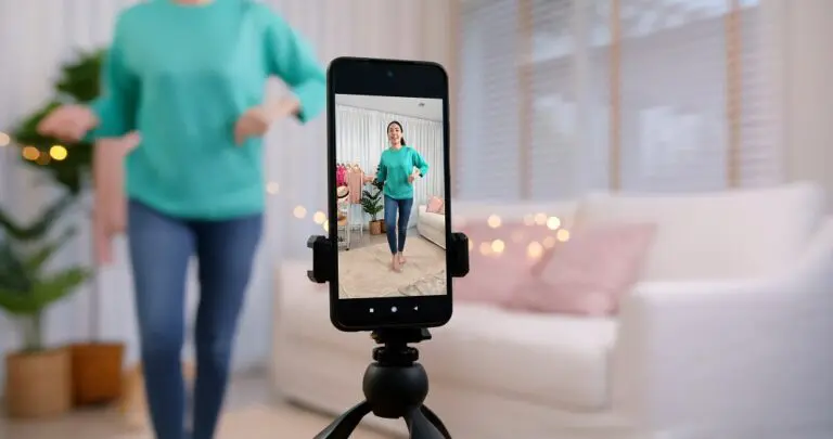 Asia vlogger woman influencer smile enjoy hobby happy fun live o