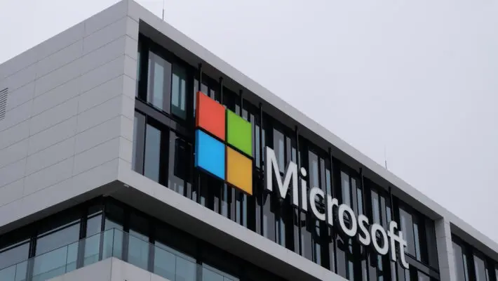 Thousands of Microsoft employees across the United States will be given unlimited days off in an overhaul of its holiday policy.