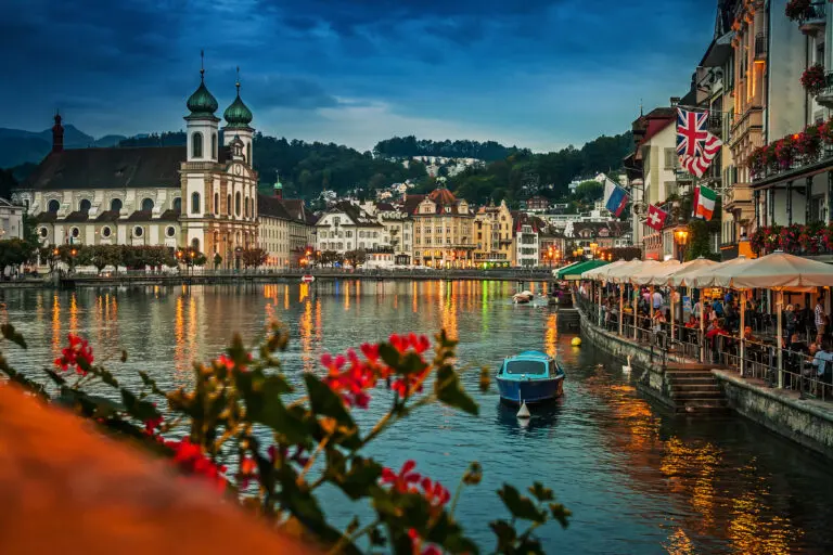 Embankment,Of,Reuss,At,Night,,Lucerne,,Switzerland