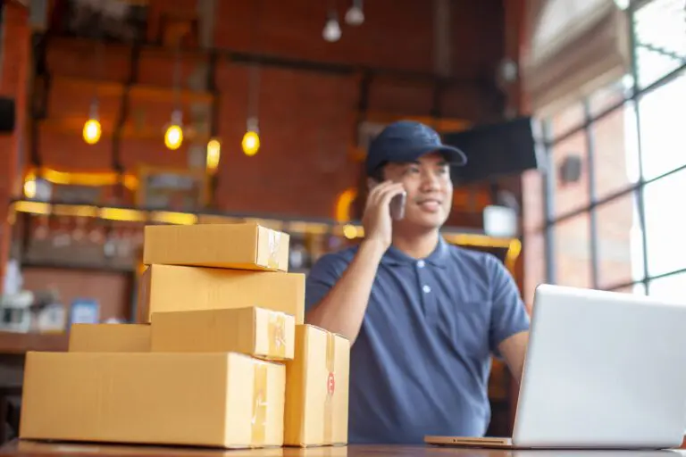 Online,Shopping,Young,Start,Small,Business,In,A,Cardboard,Box