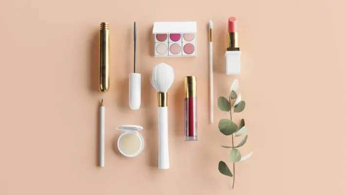 Brushes,With,Eye,Shadow,Cosmetic,Production,Make,Up,Mock,Up