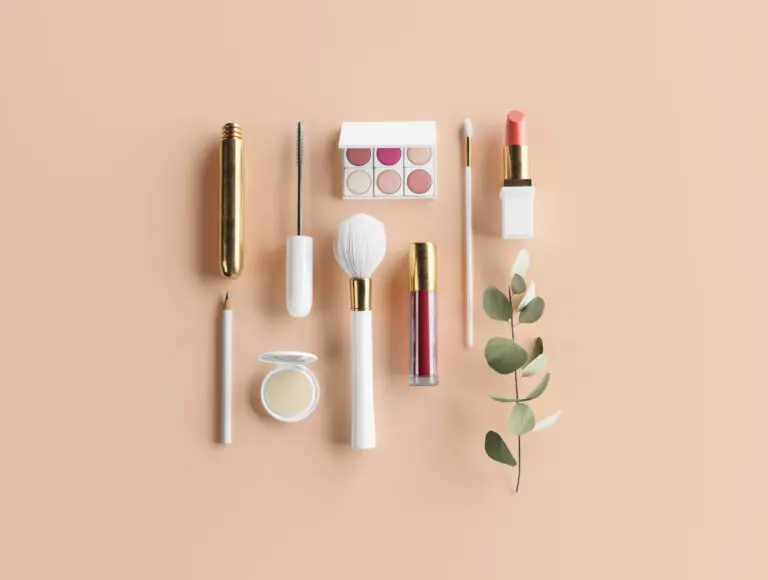 Brushes,With,Eye,Shadow,Cosmetic,Production,Make,Up,Mock,Up