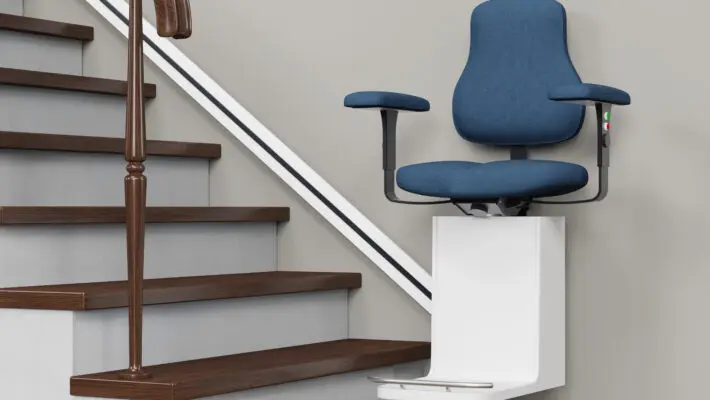 Accessible,Housing,With,Stairlift,On,Stairs,In,A,House,(3d