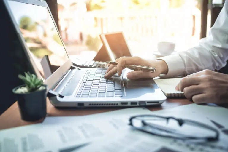 Businessman,Working,On,Desk,Office,Business