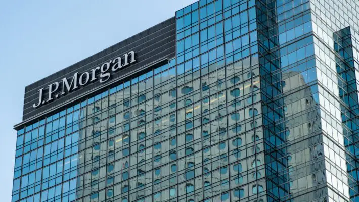 JP Morgan has asked its senior bankers in all of its offices around the world to work from the office five days a week in another sign of executives’ growing frustration with homeworking.