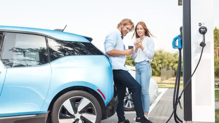 The government risks missing its electric vehicle uptake targets unless it offers motorists tax breaks, the UK’s largest online car retailer has warned.