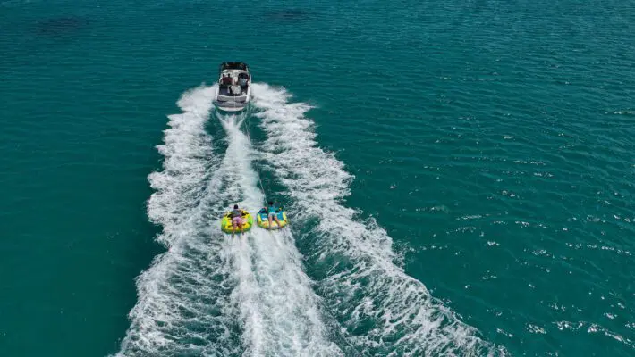 Dubai, a city known for its architectural marvels and bustling atmosphere, offers a hidden oasis of tranquility through its serene boat rides Boat ride dubai.