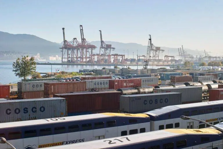 The Institute of Directors has published new research revealing that 35% of UK importers feel impacted by geopolitical pressures, particularly in relation to China, and are subsequently examining their supply chains.