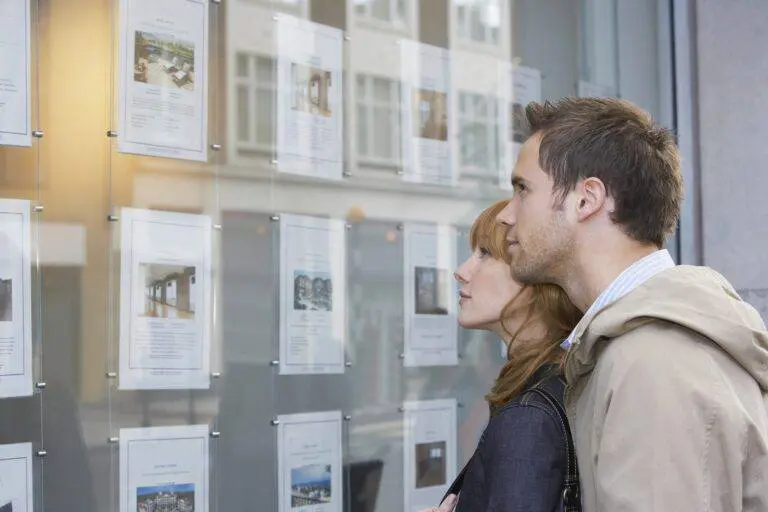 UK house prices have fallen for the fourth month in a row as the market showed resilience despite higher borrowing costs.