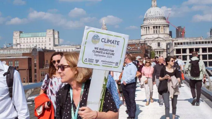 Hundreds of business professionals have walked out of their offices today to form an orderly queue, demonstrating the demand for the Government to take firm and urgent action on climate change.