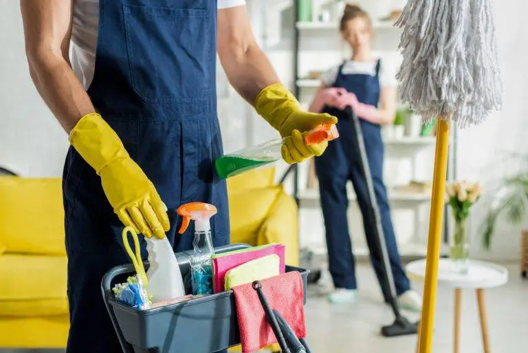 Moving is stressful. Whether you’re the one packing up or overseeing the property handoff, ending a tenancy agreement creates work for everyone. As a landlord, keeping tenants happy during transitions is key.