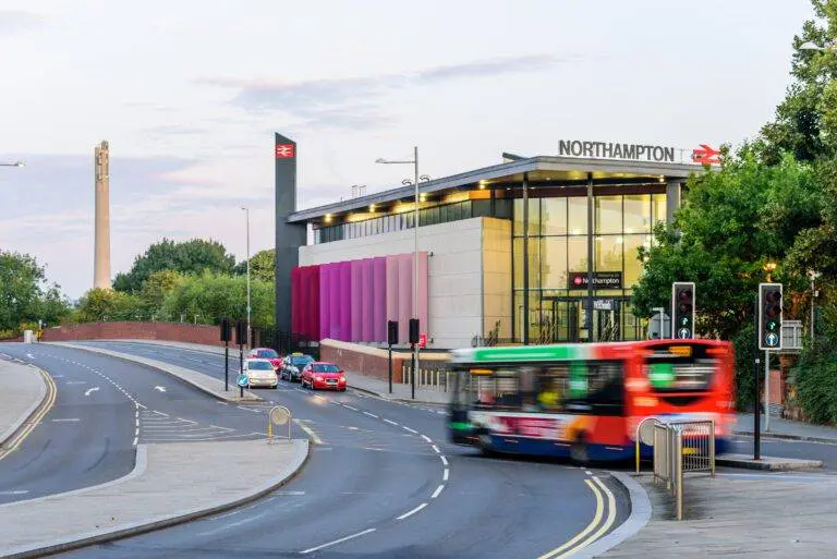 A new investigation into start-up loans in the UK has revealed that the British Business Bank awarded almost 10,000 start-up loans to businesses throughout the 2022/23 financial year.