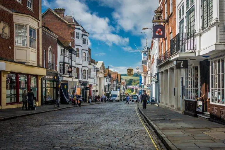 The overall vacancy rate across Britain rose by 13.9% in the second quarter of 2023, according to the British Retail Consortium (BRC).