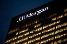 YouLend has announced the completion of a private securitisation transaction with global financial services firm J.P. Morgan as a senior lender and Castlelake, L.P. providing subordinate debt.
