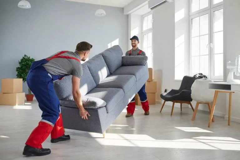 Are you about to tackle a big move? Whether you’re relocating from the hustle and bustle of city life to charming scenery in the countryside or making the leap to move out of a family home for the first time, packing, transporting, and unloading your belongings can be a daunting task.