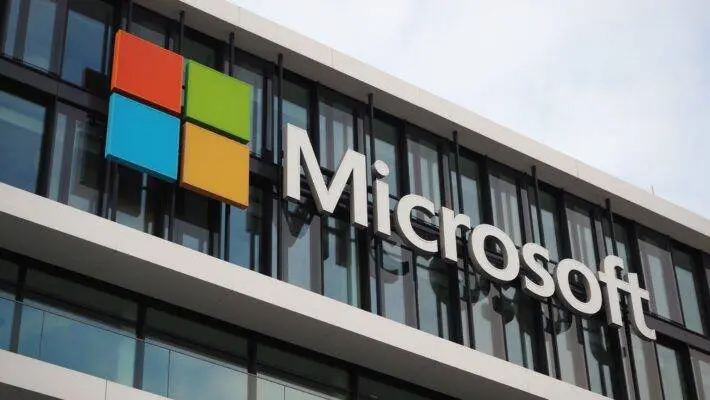 Microsoft beat Wall Street’s forecasts for second-quarter revenue as new artificial intelligence features helped to attract customers to its Cloud and Windows services.