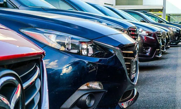 If you've seen pictures of cars online or on social media, you've likely noticed that their license plates are often obscured by a semi-transparent field. The same goes for street names in photos, door signs, or photos of strangers who accidentally ended up in the shot.