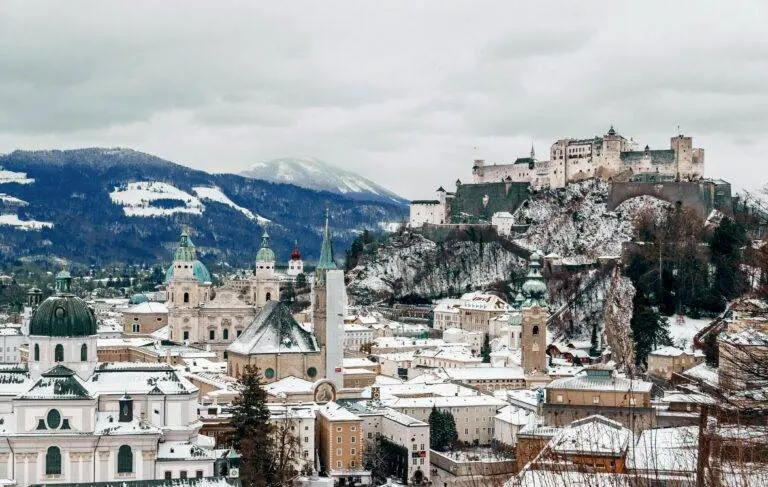 Austria is one of the most beautiful countries in Europe. Thanks to its rich history, Austria offers some of the most iconic architecture that Vienna and Salzburg residents enjoy daily.